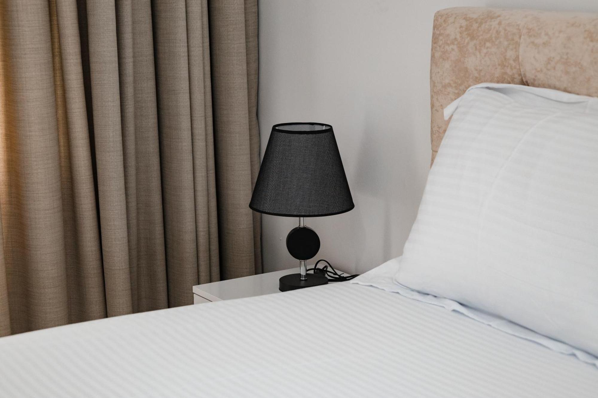 Riviera Hotel-City Center Vlorë エクステリア 写真