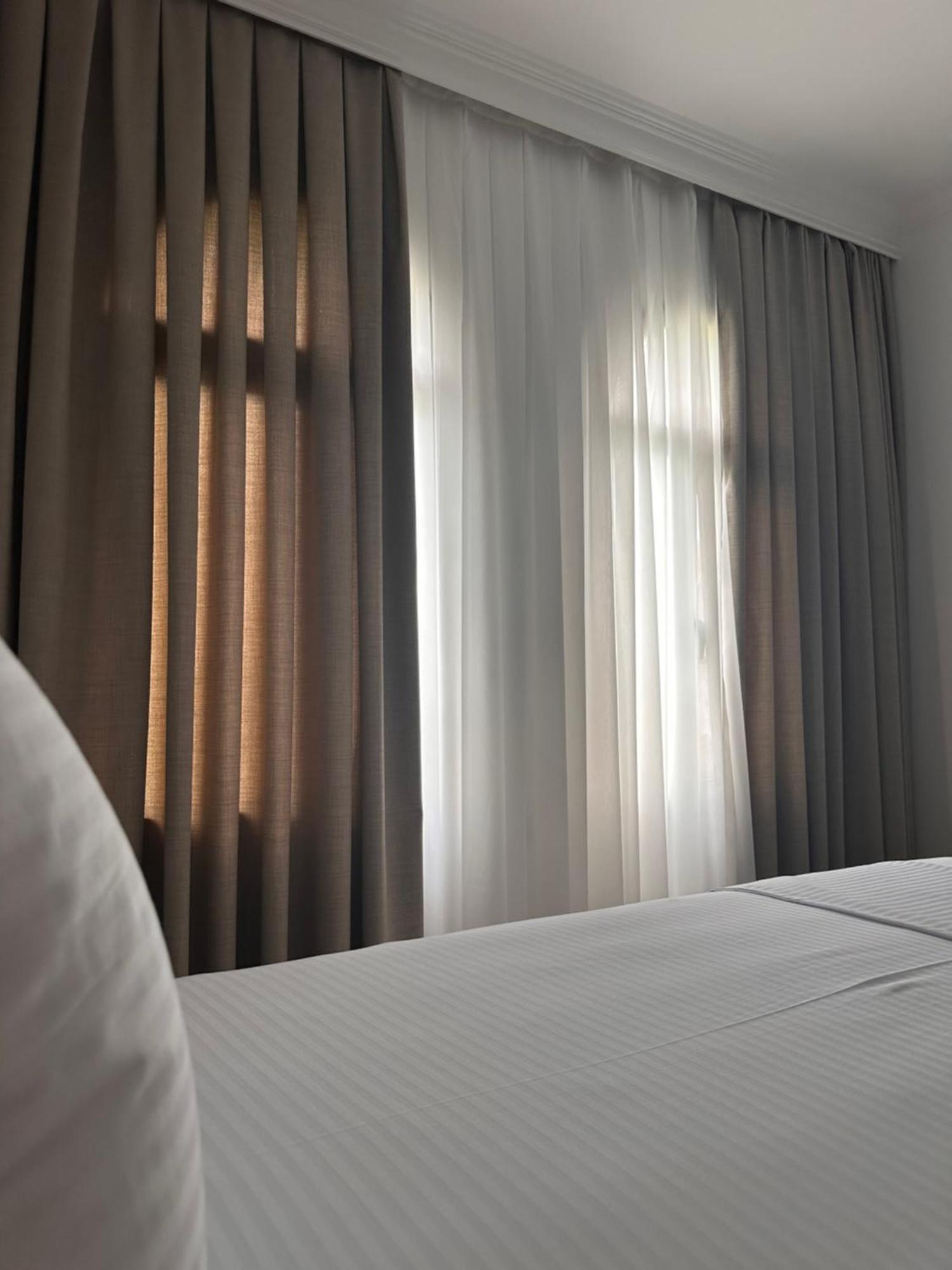 Riviera Hotel-City Center Vlorë エクステリア 写真